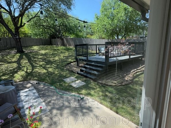 6106 Royal Sun St, Leon Valley, TX 78238