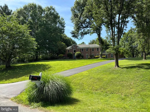 12324 Rivers Edge Dr, Rockville, MD 20854