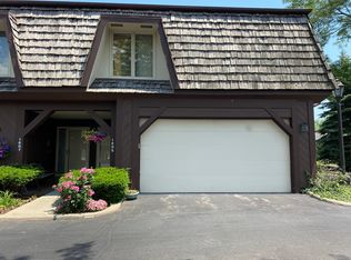 1605 Winnetka Rd, Glenview, IL 60025