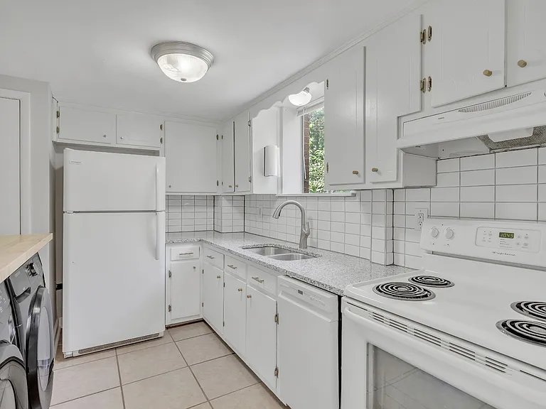 622 Ermac Dr #A — Photo 8