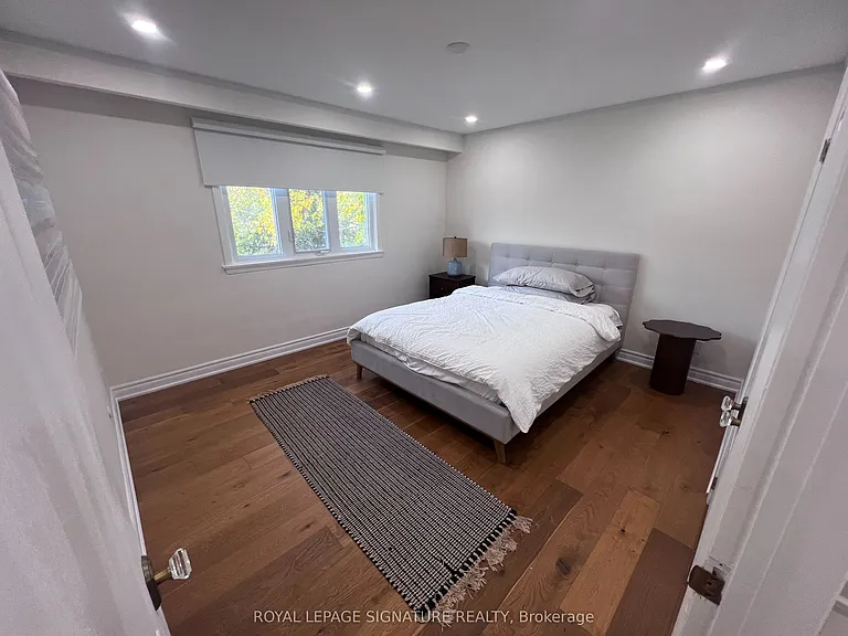 195 Upper Canada Dr — Photo 18