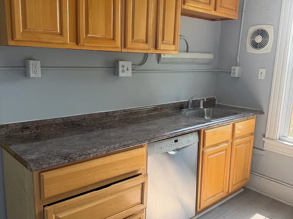 344 W Grand Ave #2L