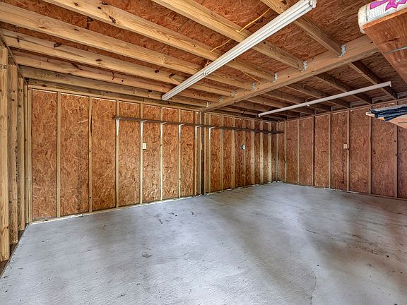 5th image of 3211 Wilton Rd