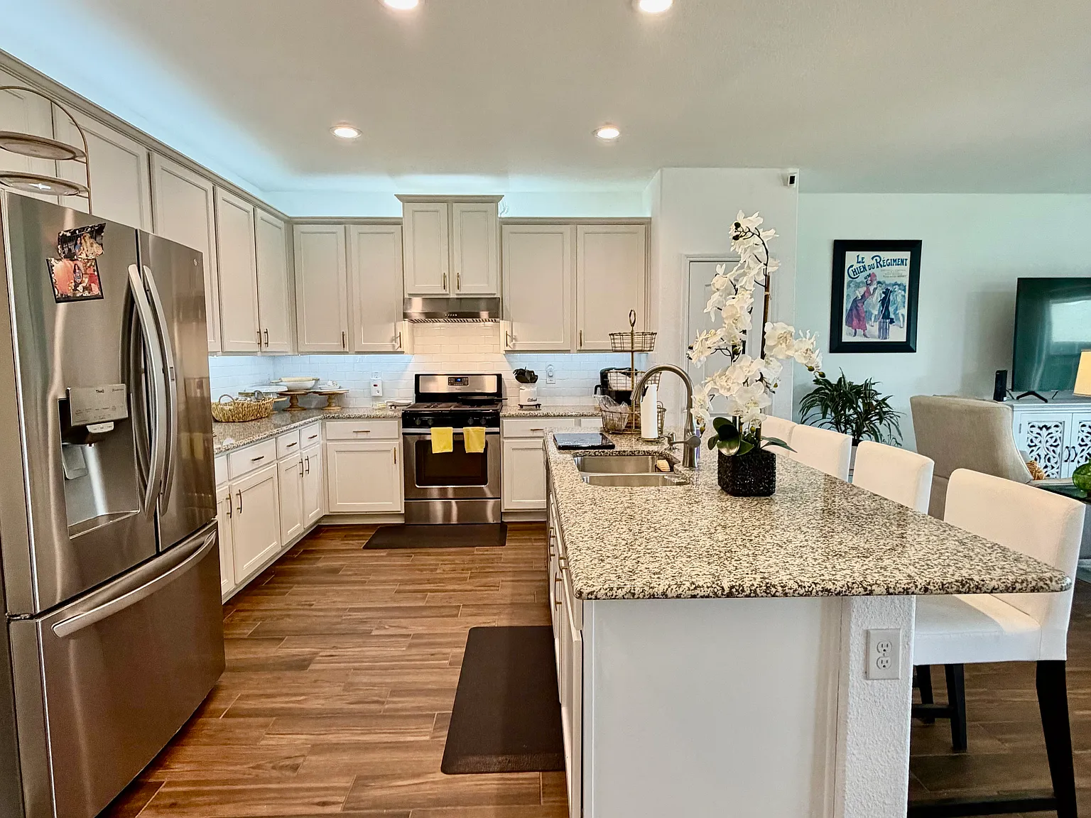 3 bed, 1924 sqft, $2,500 — Photo 3