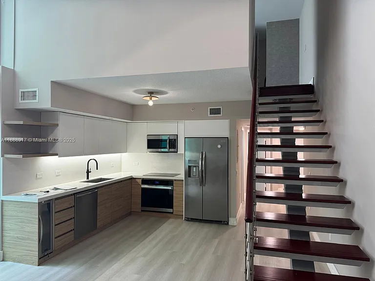 41 SE 5th St #501 — Photo 28