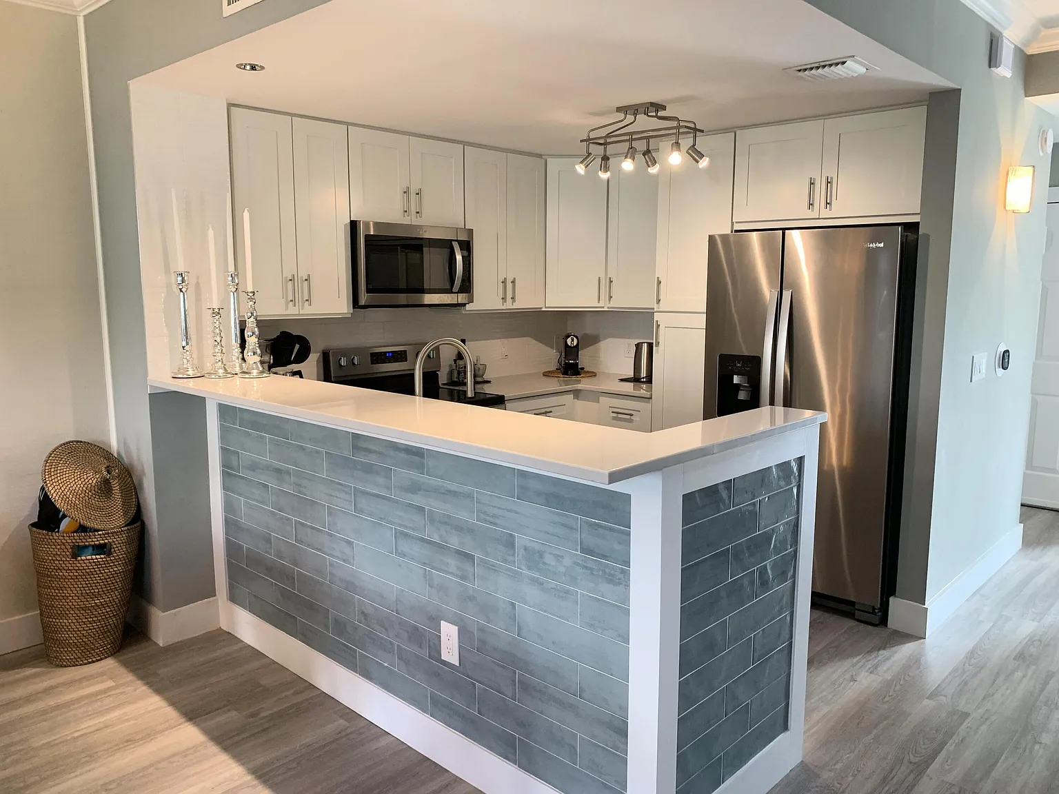 2 bed, 2.5 bath, 1275 sqft, $9,000 — Photo 4