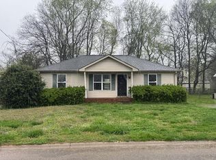 1810 Harbor Dr, Oak Grove, KY 42262