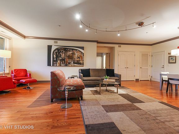 2nd image of 2350 Chestnut Ave Unit 202