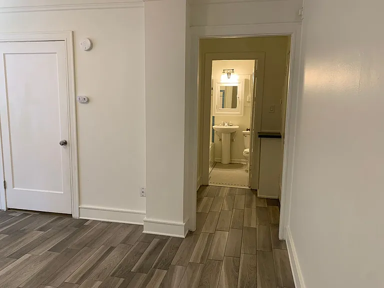 The Davenport Apartments — Photo 18