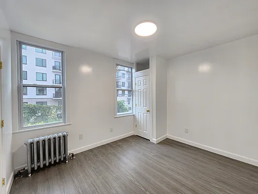 Rented by Astoria Realty | media 5