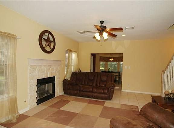 3rd image of 6815 Oak Bend Dr
