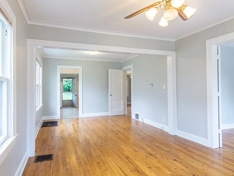 4714 Mercier St — Photo 5