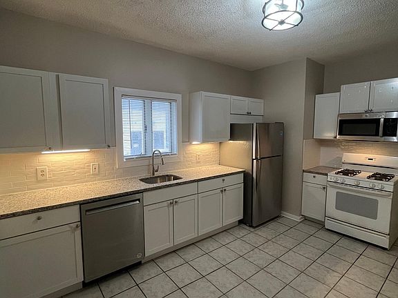 3rd image of 18 Cambridge St #1