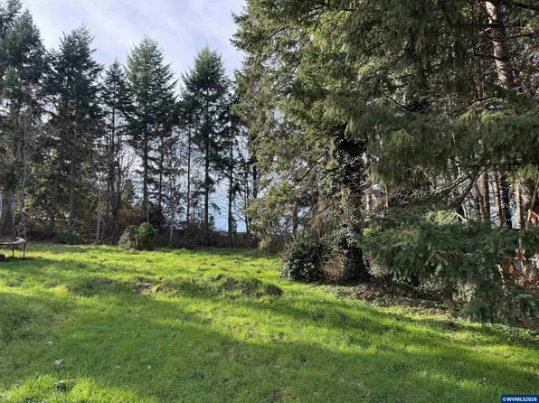 3393 Pioneer Dr, Salem, OR 97302