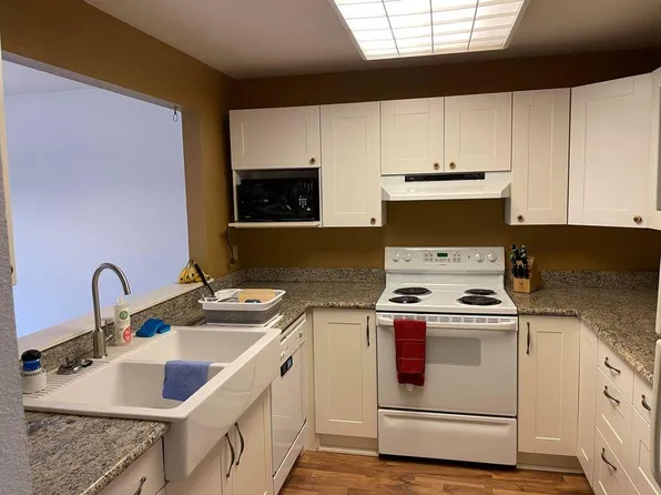 5201 22nd Ave NE APT 203, Seattle, WA 98105