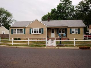 906 Woodmere Dr, Keyport, NJ 07735
