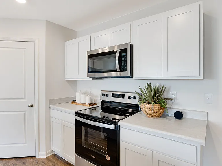 8996 Auburn Woods Rd — Photo 13