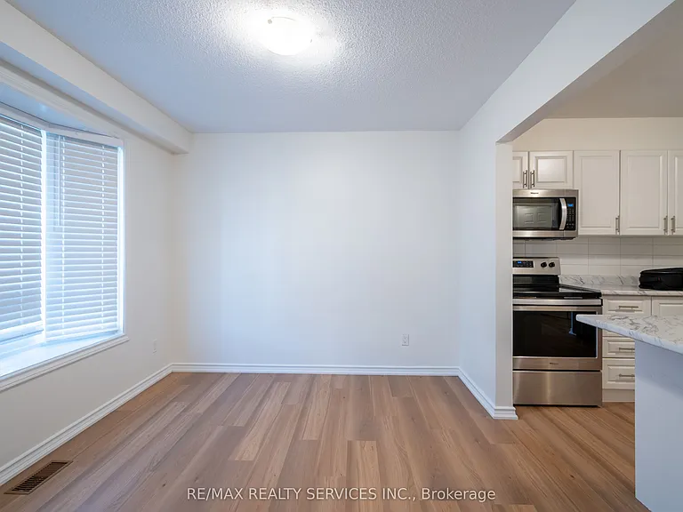100 Brownleigh Ave #176 — Photo 6