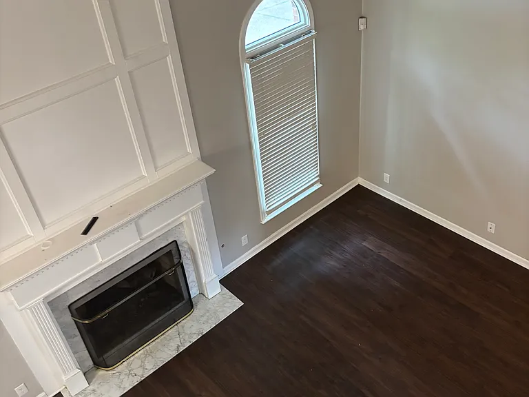 410 Washburn Ave — Photo 8