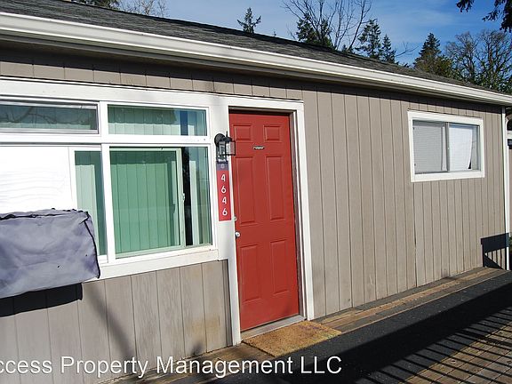 3rd image of 4646 Riverview Ave