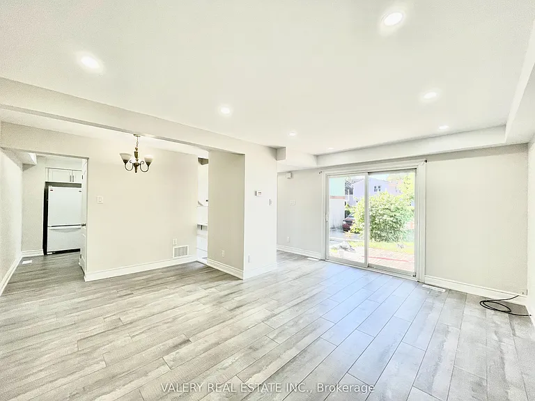 26 Homeland Ct — Photo 17