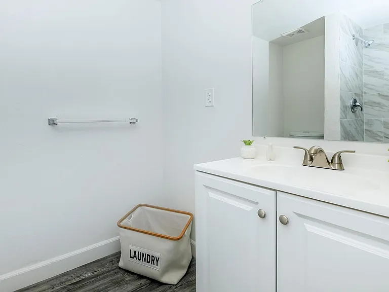 Palisade Park Aparments — Photo 52