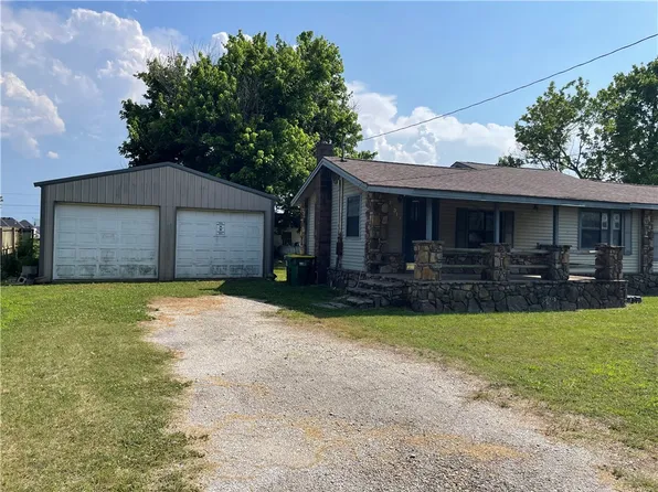 7959 W Gibbs Rd, Springdale, AR 72762