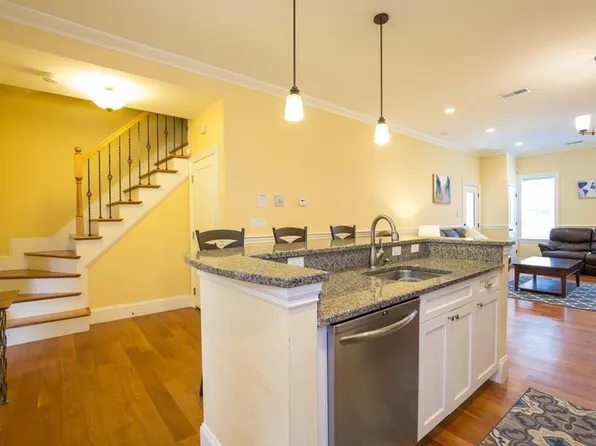 8 Gates St #1, South Boston, MA 02127