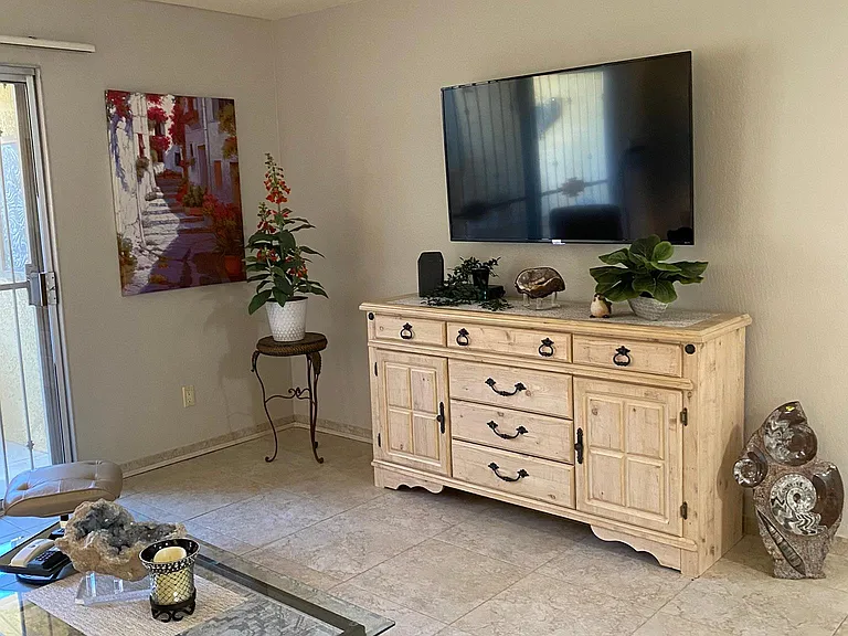 840 S Langley Ave #102 — Photo 7