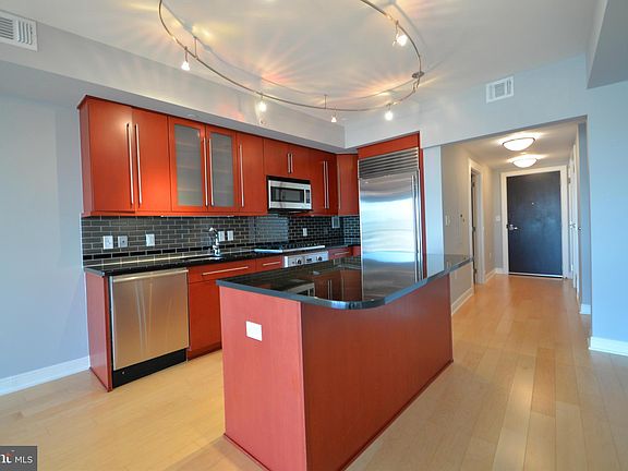 2nd image of 1111 19th St N APT 2301