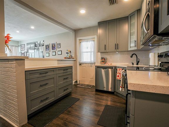 3rd image of 6611 Allen Street