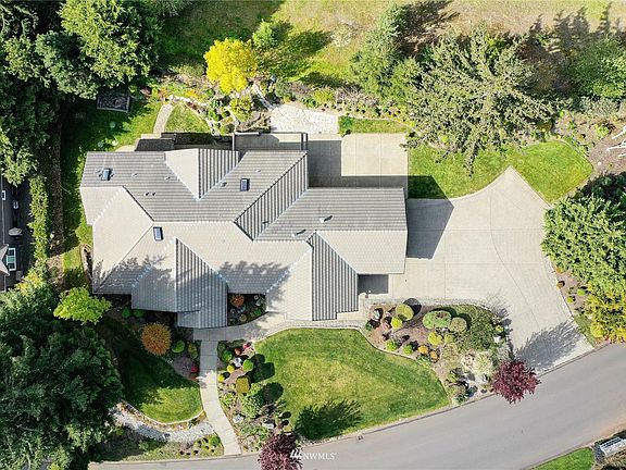 2nd image of 4907 N Foxglove Dr NW