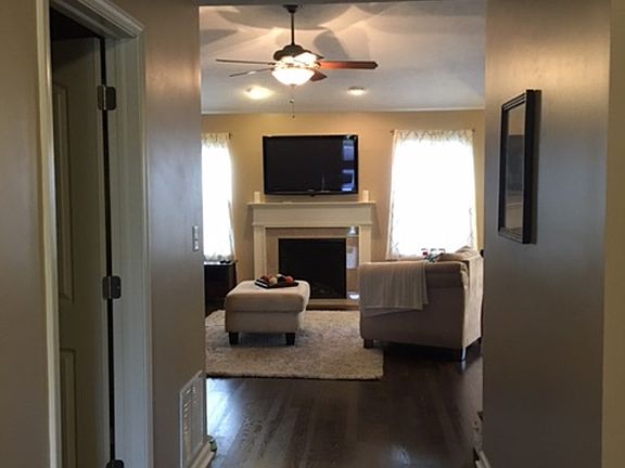 3rd image of 15548 Sibley Ln