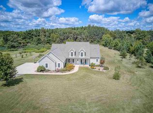 W11174 Alto Cir, Columbus, WI 53925