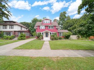 734 Oakridge Dr, Jackson, MI 49203