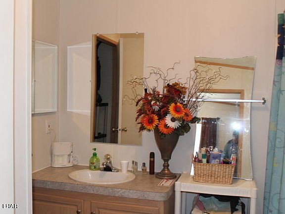 4th image of 3013 E Lake Dr