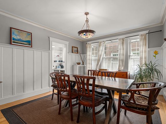 4th image of 108 Columbia St #1