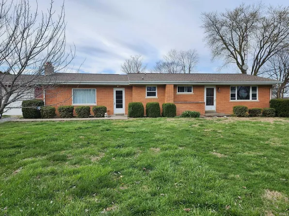 422 E Walnut St, Owensville, IN 47665