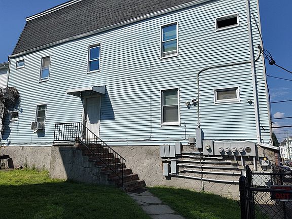3rd image of 263-265 Rodman St
