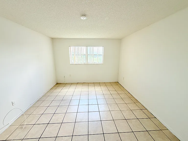 3700 NW 21st St #203 — Photo 6