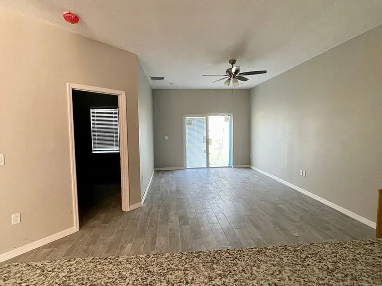 407 Bedlington Ct — Photo 2