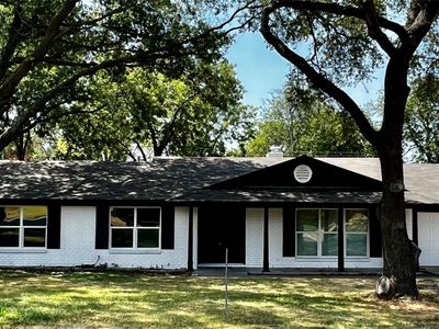 8117 Rush St, Benbrook, TX, 76116