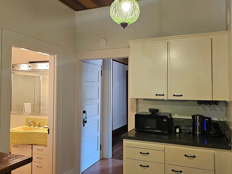 307 NE Graham St — Photo 16