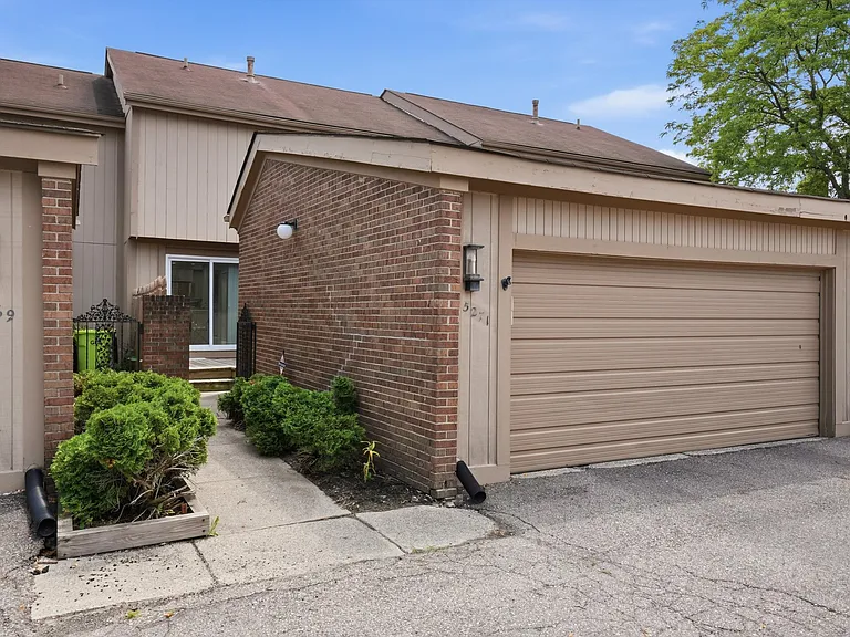 5271 Wright Way E — Photo 2