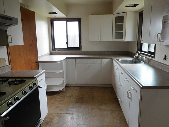 4th image of 5708 Layton Dr