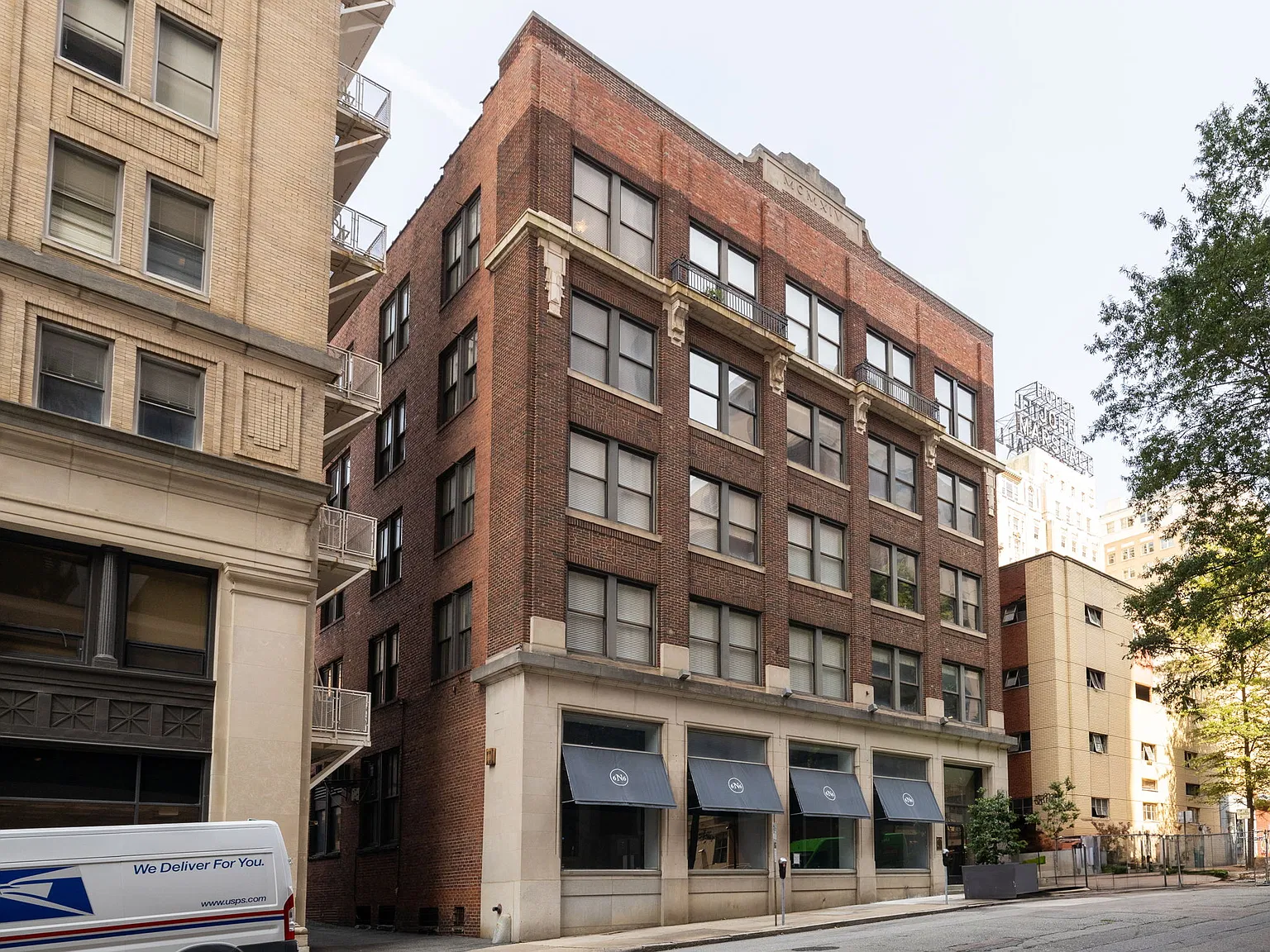 1 bed, 1.5 bath, 986 sqft, $2,000 — Photo 2
