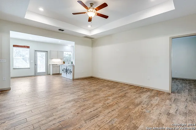 3 bed, 2.0 bath, 1560 sqft, $2,150 — Photo 3
