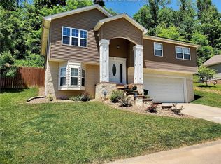113 Deer Valley Dr, Hurricane, WV 25526