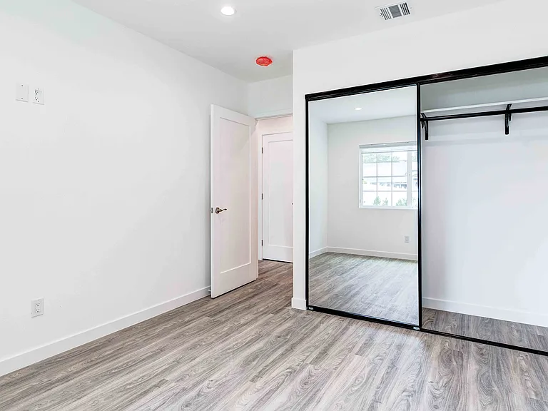 8805 Paso Robles Ave — Photo 20