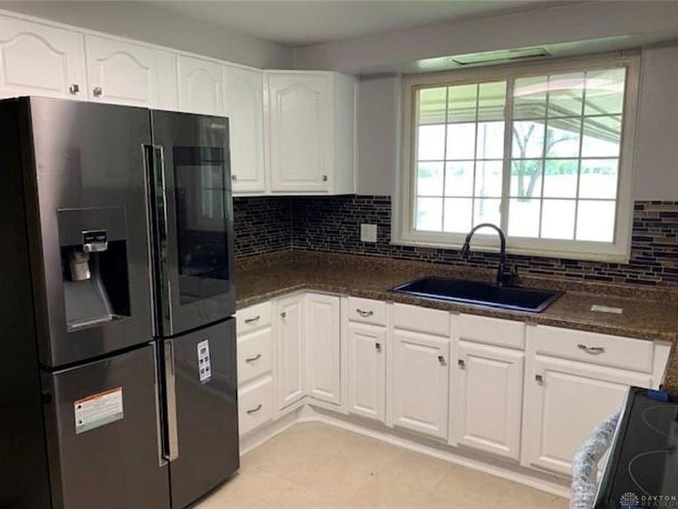 2nd image of 3205 Olive Rd